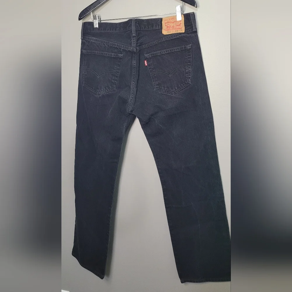 Levi's 501 Black Denim Jeans Classic Button Fly Straight Leg 36/32 - Picture 4 of 4